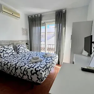 https://apartamentos-rc-la-carihuela.1costadelsol.com